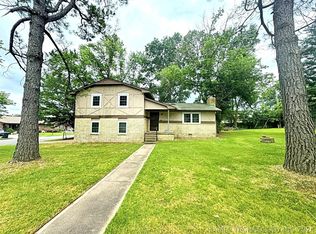 1204 Goingsnake St, Tahlequah, OK 74464