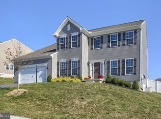612 Royal Terrace Dr, Harrisburg, PA 17112