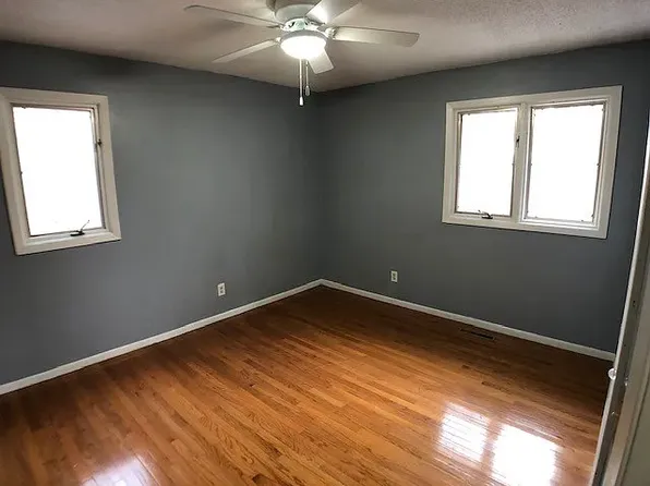 361 Cimarron Rd, Apple Valley, MN 55124