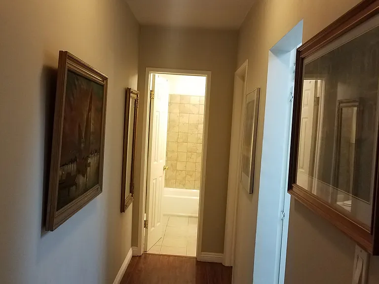 1610 Barry Ave #5 — Photo 8