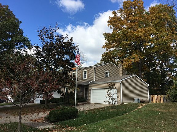 4th image of 390 Oak Hill Dr