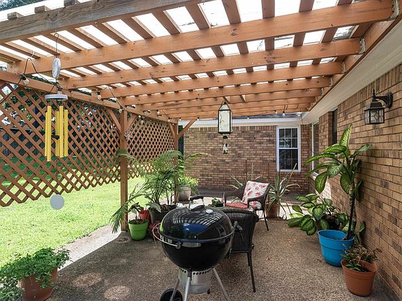 4th image of 8087 S Regis Pl