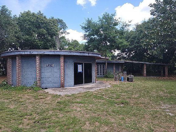 3rd image of 1051 E Lake Shore Blvd