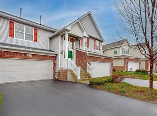 323 Ridge Rd, North Aurora, IL 60542