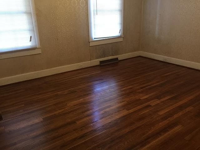 1st image of 915 W Mauney Ave