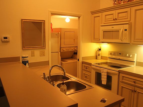 5th image of 673 SUMMER Place #673