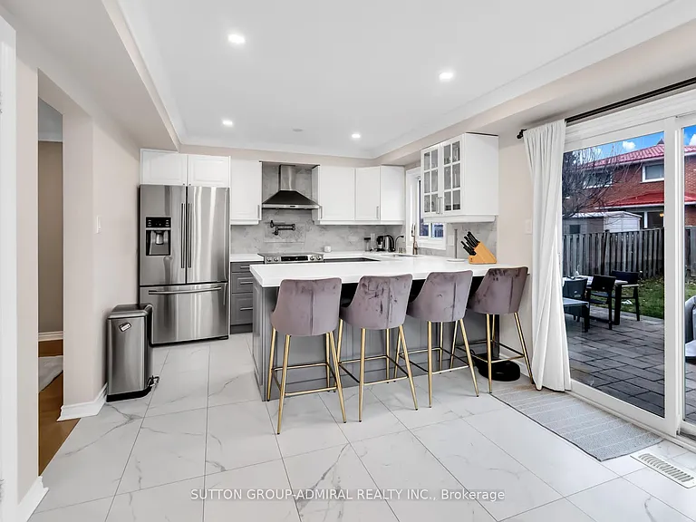 119 McCabe Cres #MAIN 2ND — Photo 22