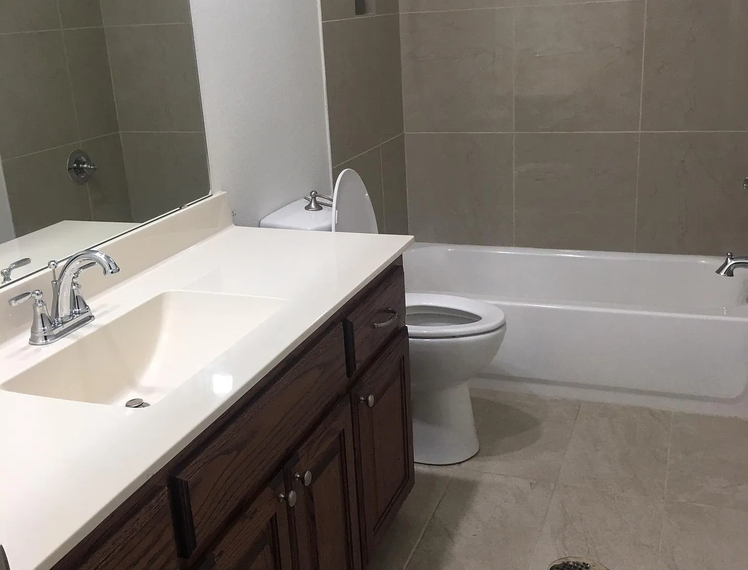 3 bed, 1600 sqft, $2,100 — Photo 4