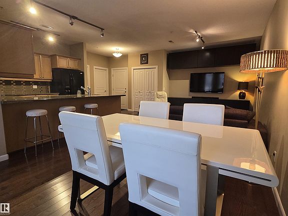 5th image of 160 Magrath Rd NW #109