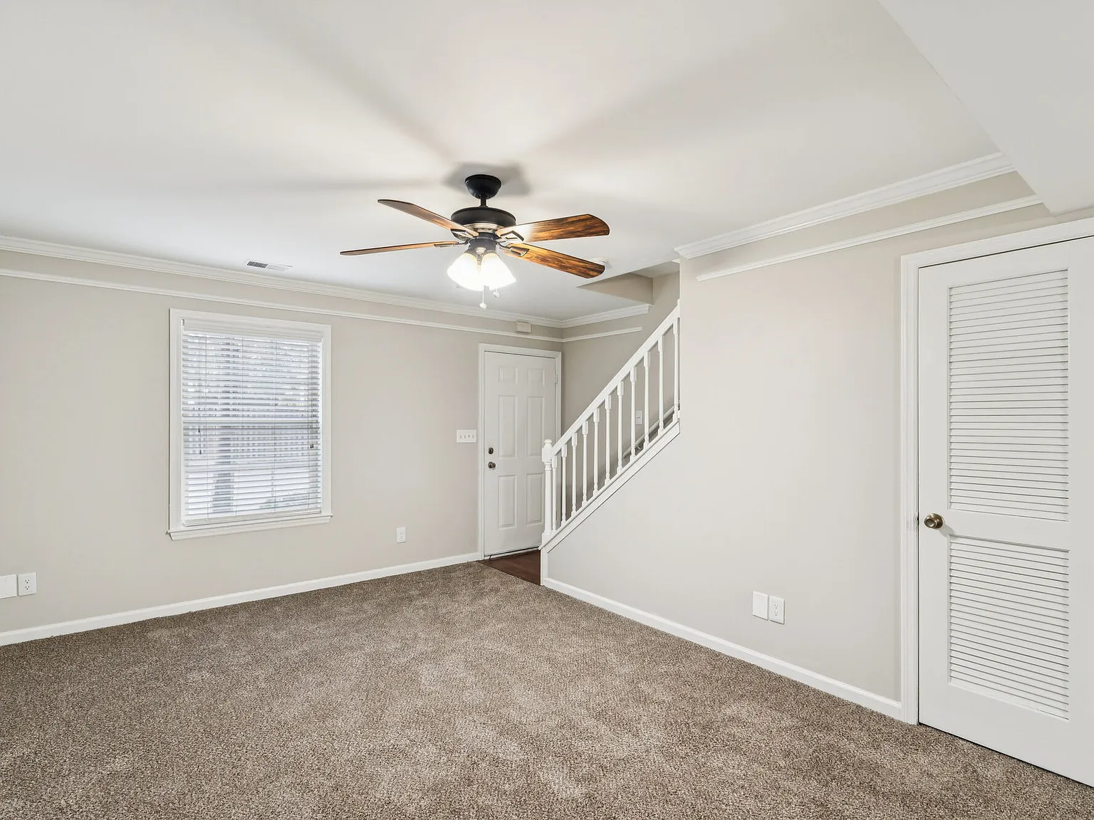 Davenport Condominiums — Photo 3