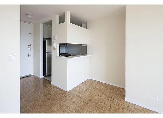 Rented by Warburg | media 9