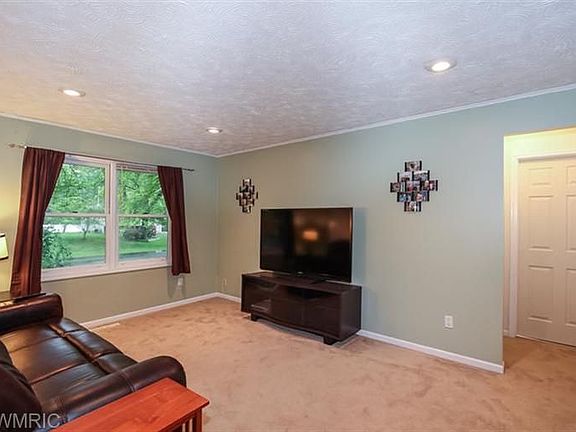 3rd image of 408 Garfield Ave