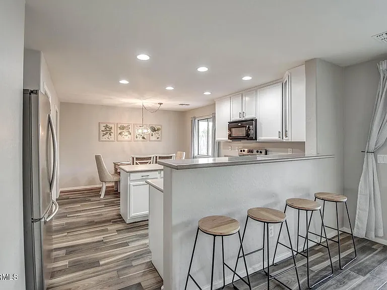 10964 W Taft St — Photo 12