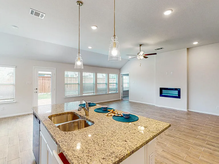 5809 Sandown Dr — Photo 12
