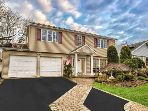 3039 Cheryl Rd, Merrick, NY 11566