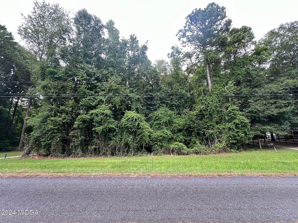 2nd image of 20 Sanders Rd
