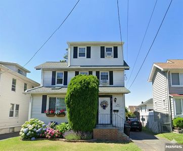 300 Crestview Pl, Bogota, NJ, 07603