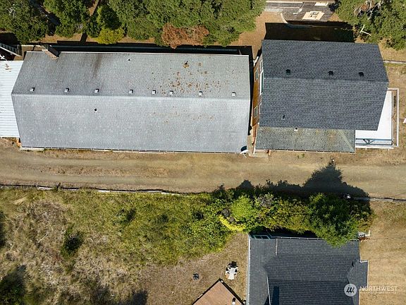 2nd image of 905 Ocean Beach Boulevard