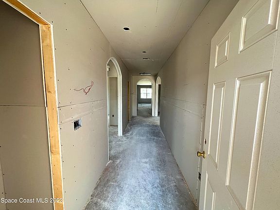 4th image of 278 Aquarius Ave SE
