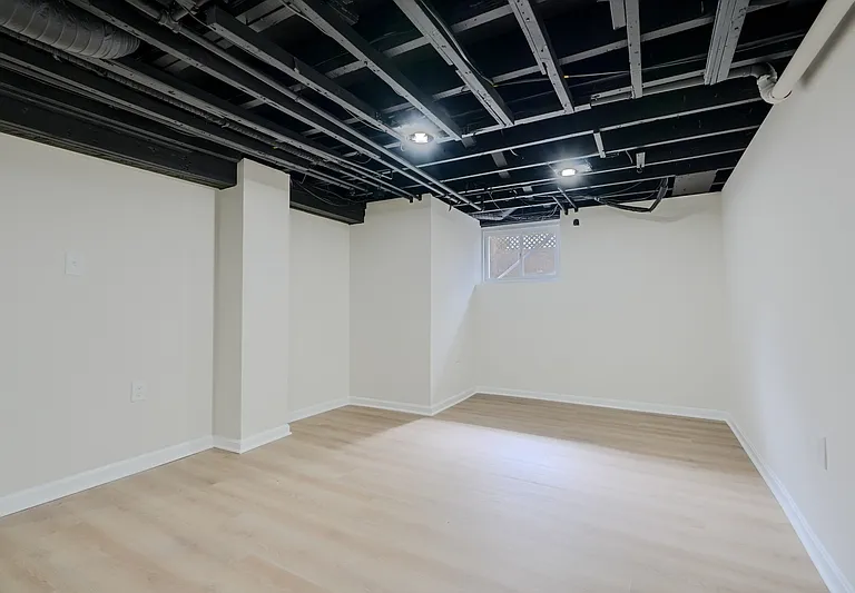 2976 Cornwall Rd #1 — Photo 19
