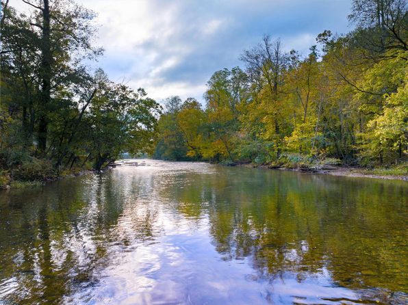 103 Long Branch Rd, Townsend, TN 37882