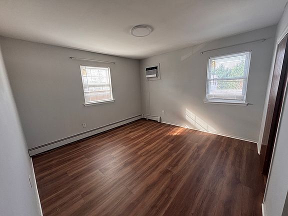 3rd image of 43 Hunter Ave Floor 2
