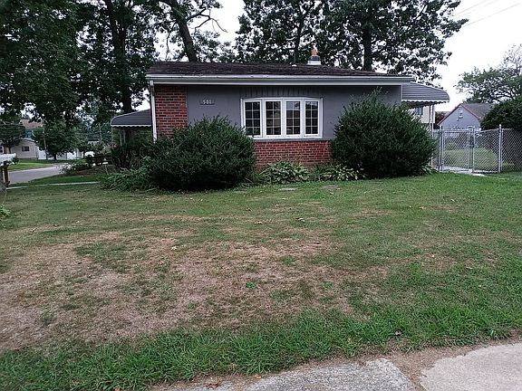 2nd image of 501 Evergreen Ave