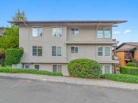 2118 S 107th St, Seattle, WA 98168