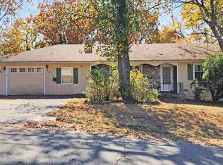 1212 W Main St, Branson, MO 65616