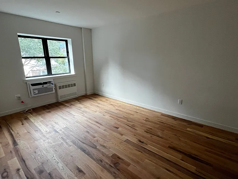 671 Bronx River Rd #5B — Photo 2