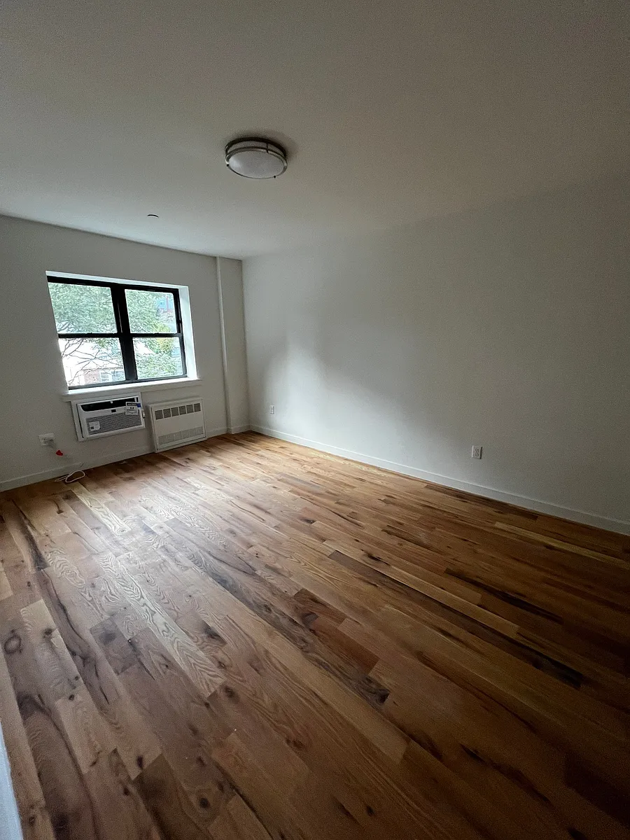 Photo 2 of 6 - 671 Bronx River Rd #5B - Yonkers, NY Building Photo - 671 Bronx River Rd #5B