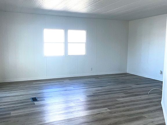 4th image of 332 Albion Ave