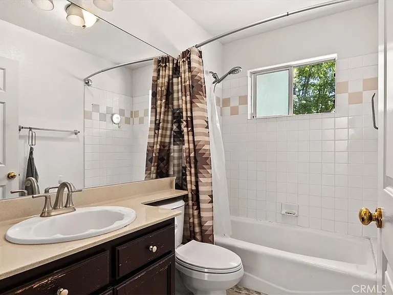 703 Locust St #1 — Photo 17