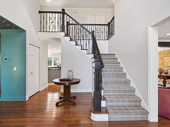 3rd image of 1504 Fairfield Rd S