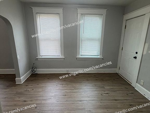 4th image of 5009 Magoun Ave #B