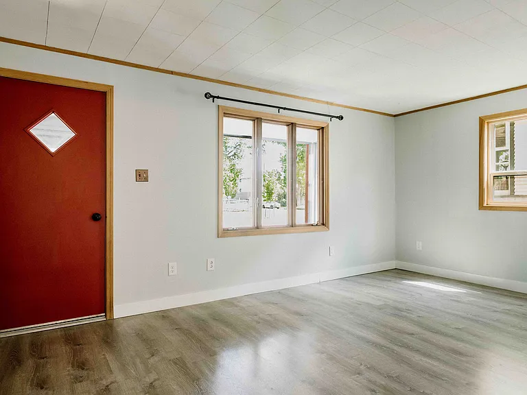 404 2nd Ave SW — Photo 15