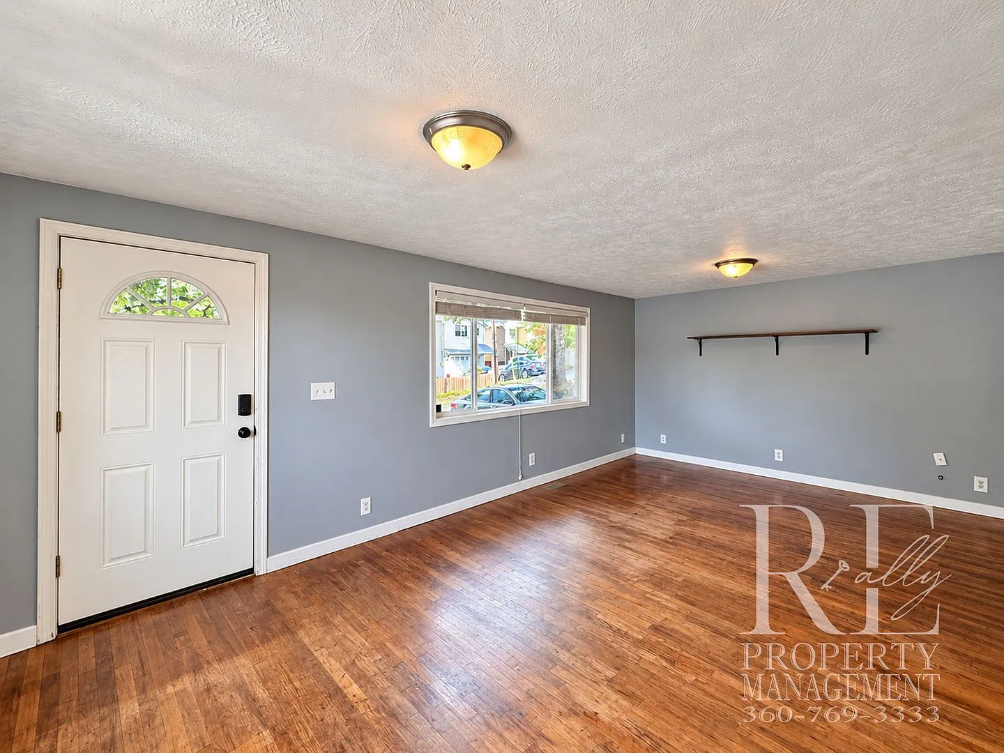Charming 2-Bedroom Home with Original Hardwood Floors, Fenced Backyard & Abundant Storage — Photo 4