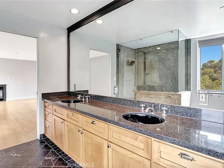 6396 Weidlake Dr — Photo 14