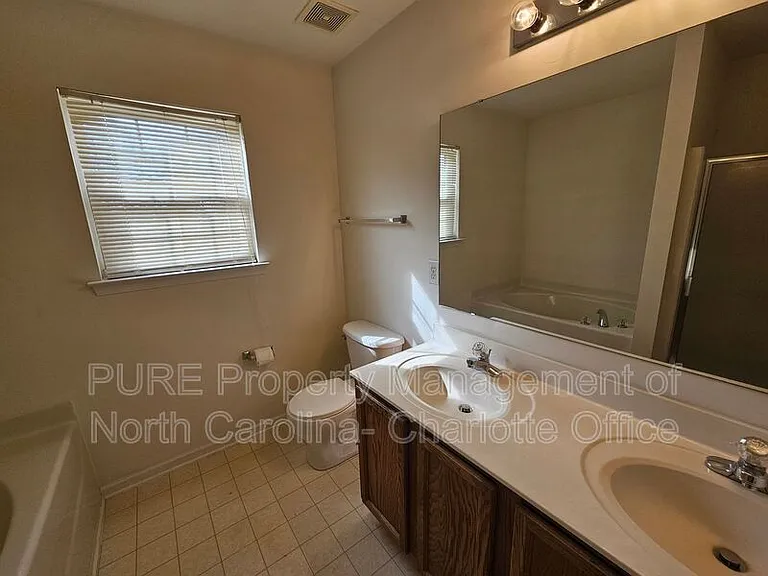 4423 Cades Cove Dr — Photo 20