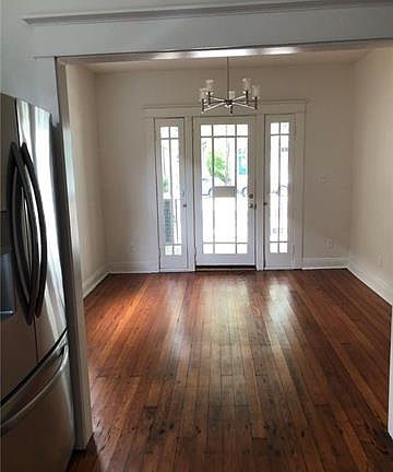 2nd image of 3720 Banks St