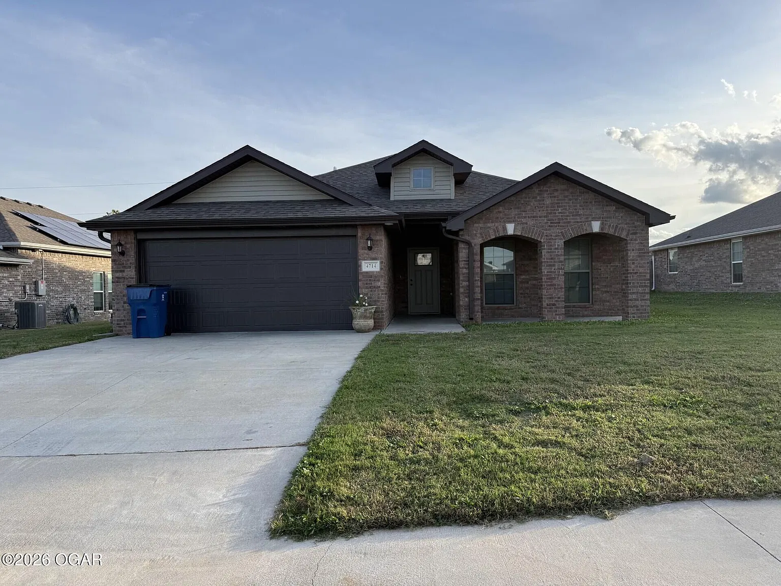 3 bed, 2.0 bath, 1650 sqft, $1,650 — Photo 1