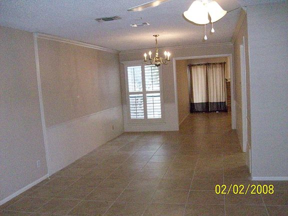 3rd image of 3759 Hunters Circle St