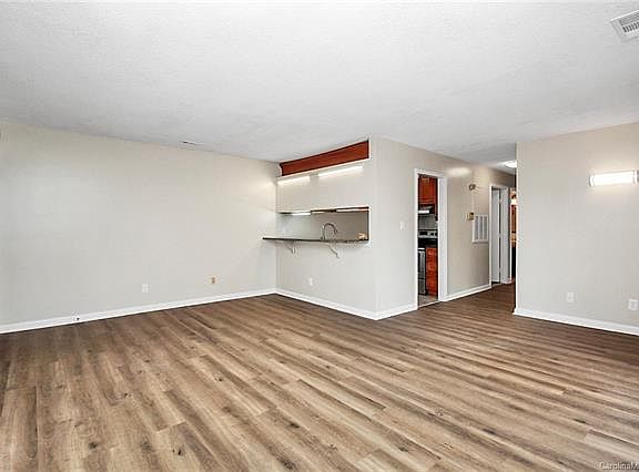 5th image of 9548 University Terrace Dr APT D