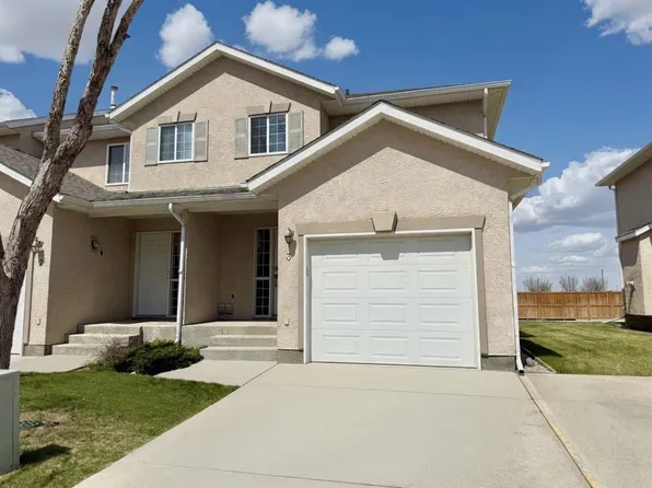 545 S Highlands Blvd W #3, Lethbridge, AB T1J 4V2