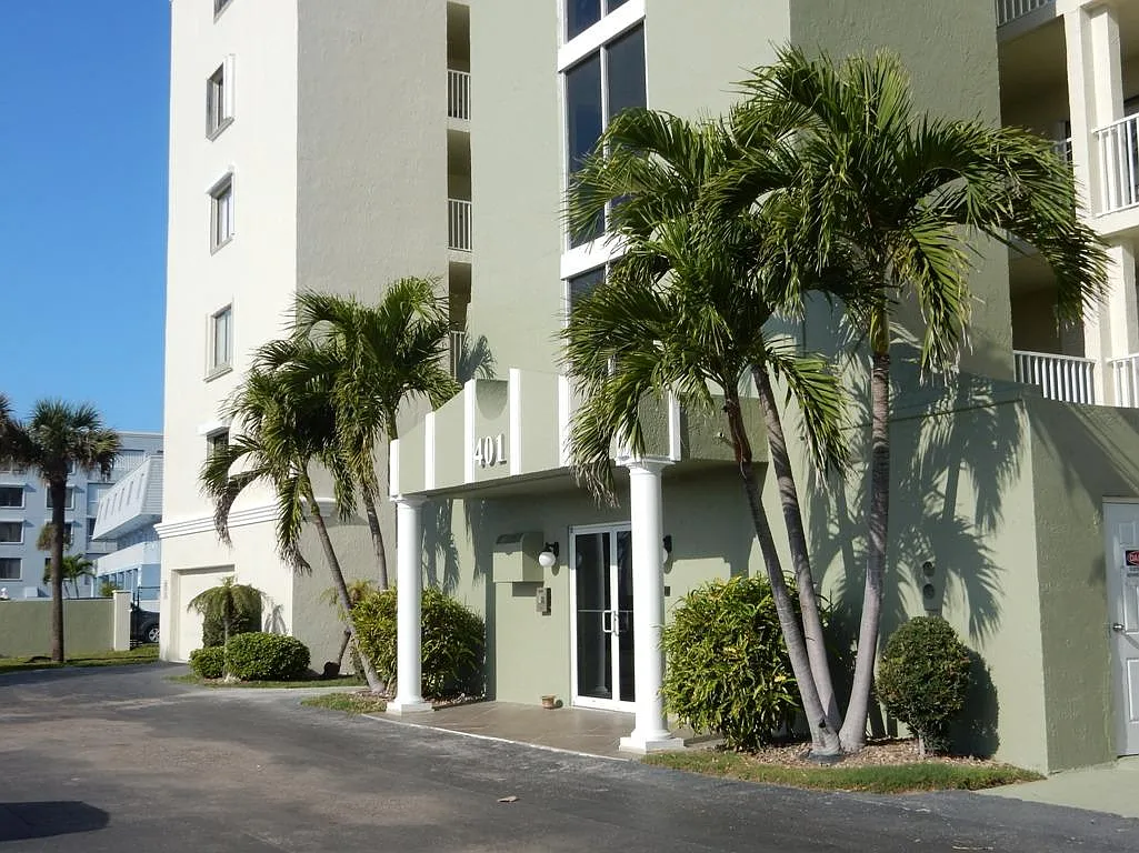 3 bed, 2150 sqft, $3,875 — Photo 2