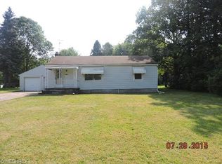 3657 Bon Air Dr, Hubbard, OH