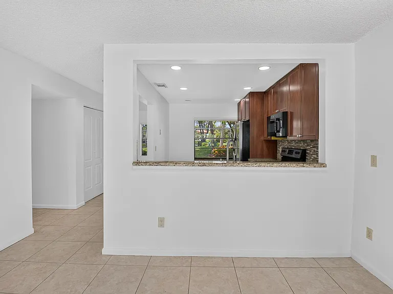 9264 Vista Del Lago #A — Photo 10
