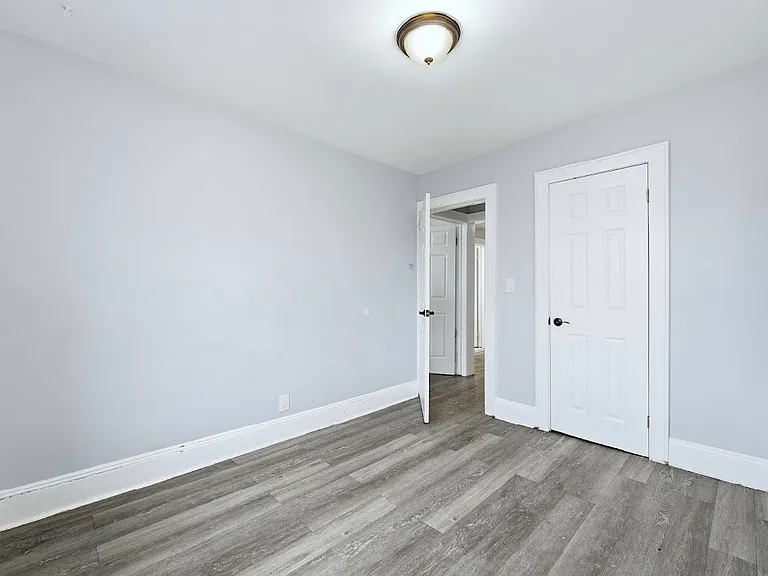 328 John St #2 — Photo 4