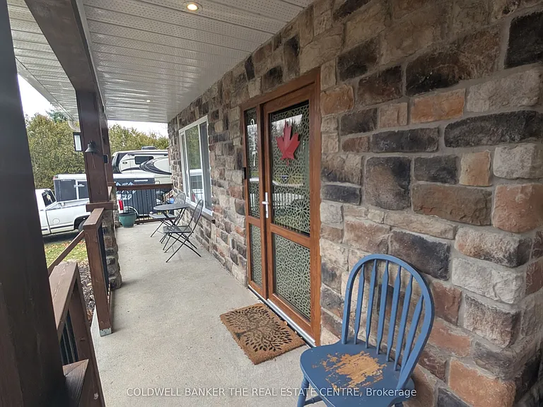 247 Poplar Ave — Photo 3
