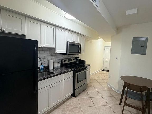 5th image of 978 Mount Olivet Rd NE APT 1